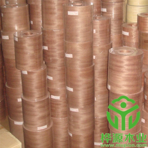 麥格利手工貼木皮施工方便，0.25mm無(wú)紡布木皮薄皮批量供應(yīng)